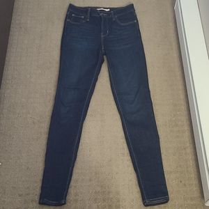 Levi's 720 High Rise Super Skinny Jean size 25